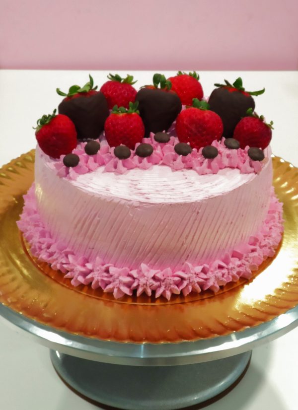 Tarta de Fresas y Frosting Frutos Rojos